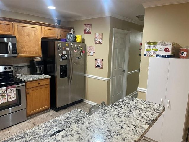 4176 Round Stone Drive, Snellville, GA 30039