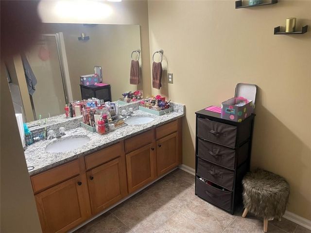 4176 Round Stone Drive, Snellville, GA 30039