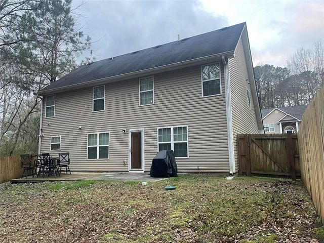 4176 Round Stone Drive, Snellville, GA 30039