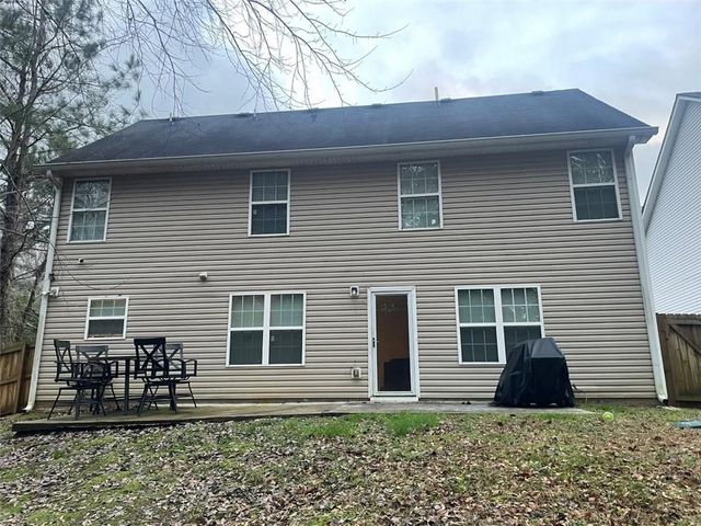 4176 Round Stone Drive, Snellville, GA 30039