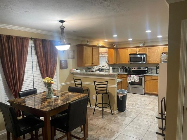 4176 Round Stone Drive, Snellville, GA 30039