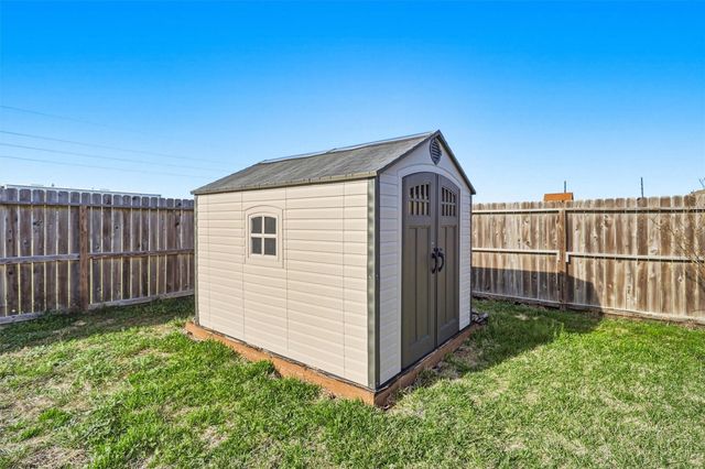 211 White Wing Lane, Sealy, TX 77474