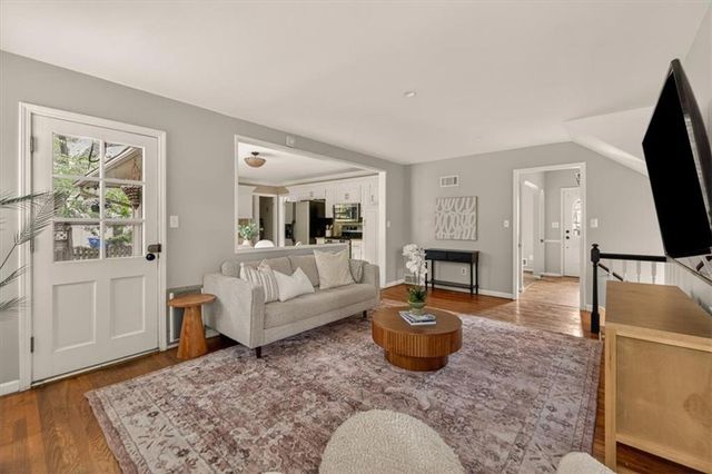 8804 W 92nd Street, Overland Park, KS 66212