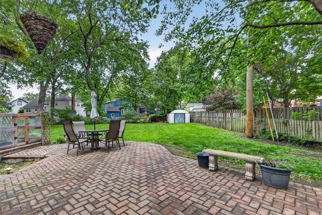 8804 W 92nd Street, Overland Park, KS 66212