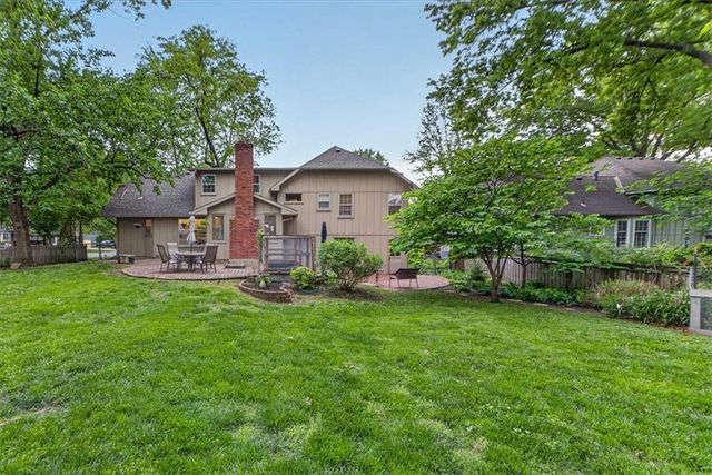 8804 W 92nd Street, Overland Park, KS 66212