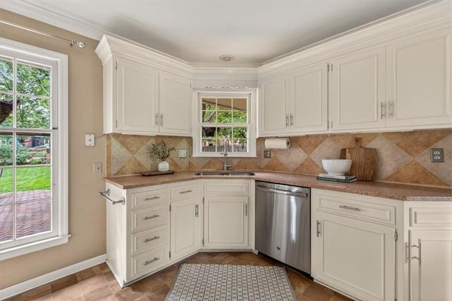 8804 W 92nd Street, Overland Park, KS 66212