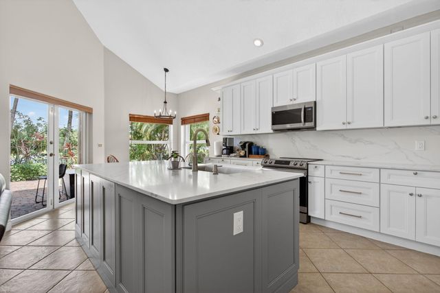 6443 NW 110th Avenue, Parkland, FL 33076