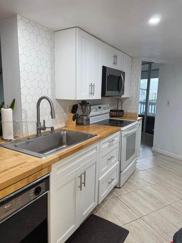 6911 Environ Blvd 8L, Lauderhill, FL 33319