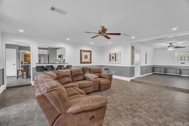 1100 Carruthers Drive, Morrilton, AR 72110