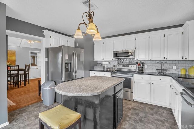 1100 Carruthers Drive, Morrilton, AR 72110