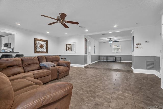 1100 Carruthers Drive, Morrilton, AR 72110