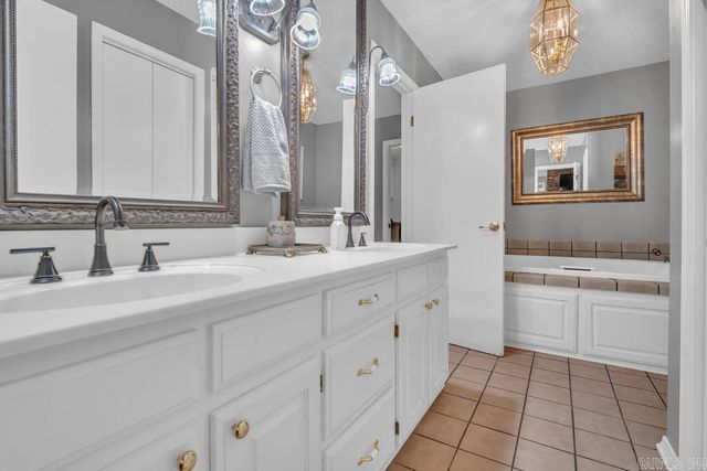 1100 Carruthers Drive, Morrilton, AR 72110