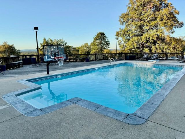 1100 Carruthers Drive, Morrilton, AR 72110