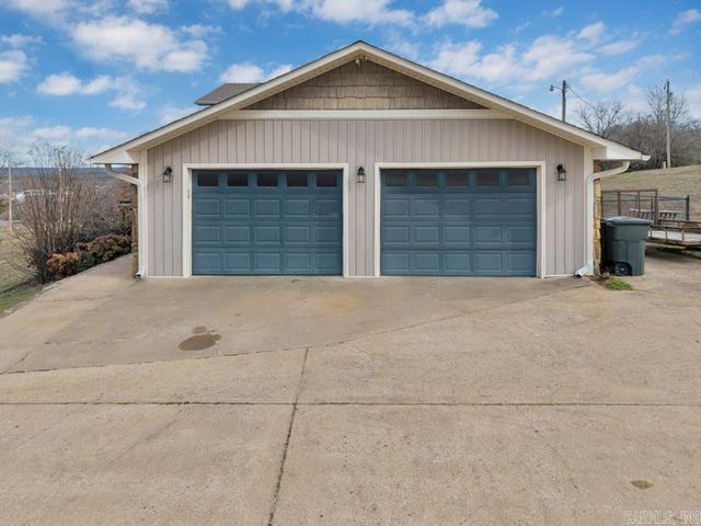 1100 Carruthers Drive, Morrilton, AR 72110