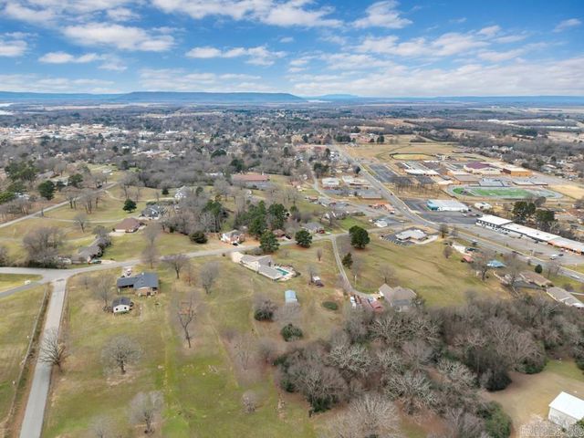 1100 Carruthers Drive, Morrilton, AR 72110