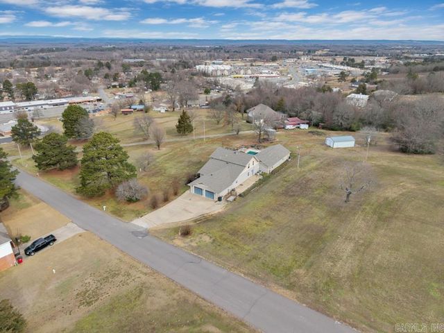 1100 Carruthers Drive, Morrilton, AR 72110