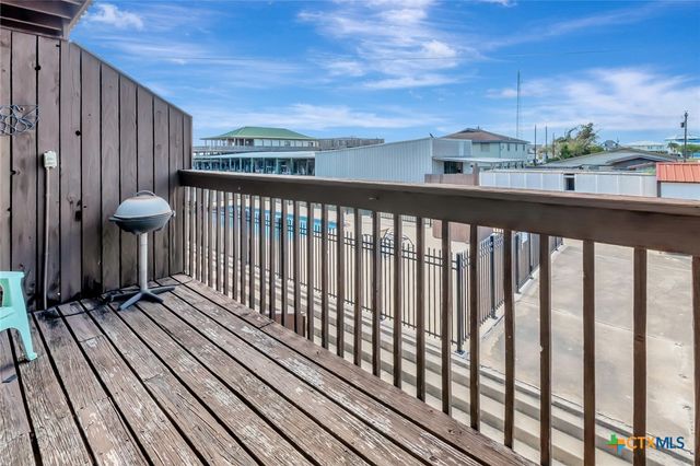 22 Pirates Cove, Port O'connor, TX 77982