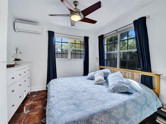 918 NE 4th Court, Hallandale Beach, FL 33009