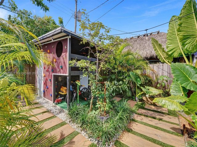 918 NE 4th Court, Hallandale Beach, FL 33009