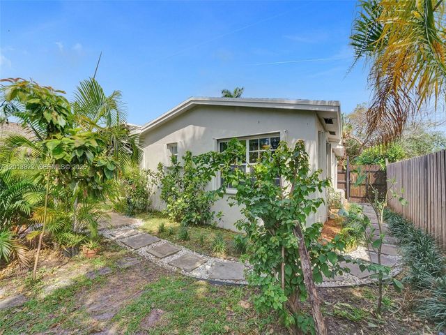 918 NE 4th Court, Hallandale Beach, FL 33009