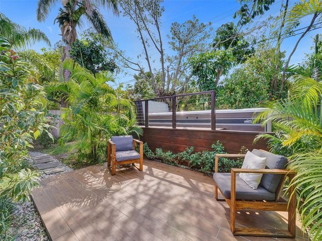 918 NE 4th Court, Hallandale Beach, FL 33009