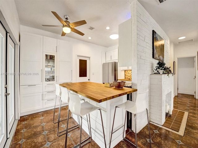 918 NE 4th Court, Hallandale Beach, FL 33009