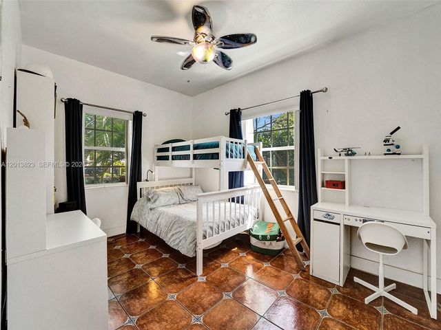 918 NE 4th Court, Hallandale Beach, FL 33009