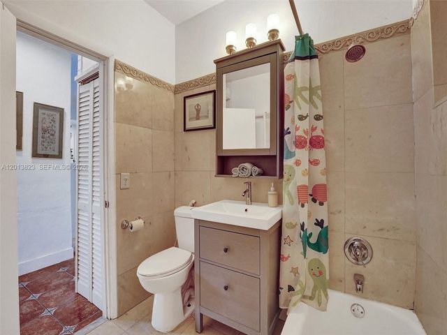 918 NE 4th Court, Hallandale Beach, FL 33009