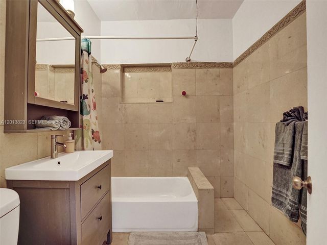 918 NE 4th Court, Hallandale Beach, FL 33009