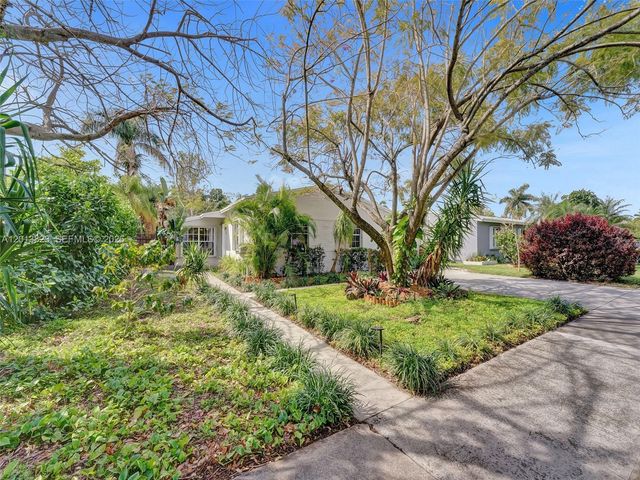 918 NE 4th Court, Hallandale Beach, FL 33009