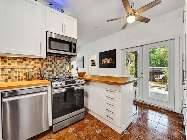 918 NE 4th Court, Hallandale Beach, FL 33009