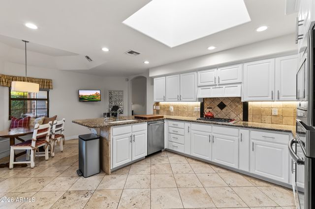 610 W GLENN Drive, Phoenix, AZ 85021