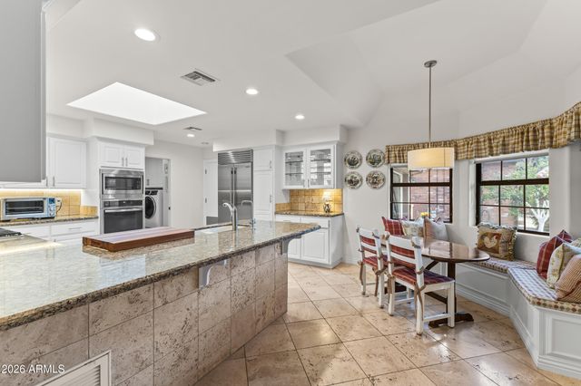 610 W GLENN Drive, Phoenix, AZ 85021