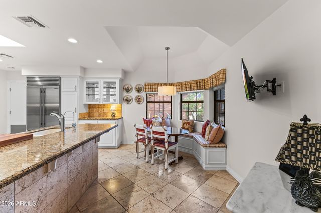 610 W GLENN Drive, Phoenix, AZ 85021