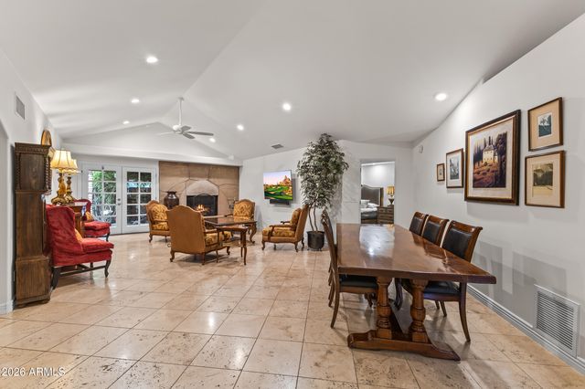 610 W GLENN Drive, Phoenix, AZ 85021