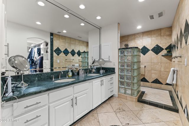 610 W GLENN Drive, Phoenix, AZ 85021