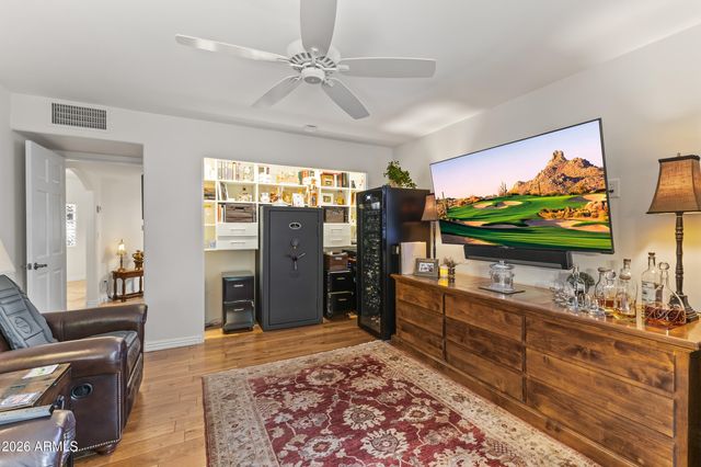 610 W GLENN Drive, Phoenix, AZ 85021