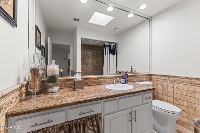 610 W GLENN Drive, Phoenix, AZ 85021