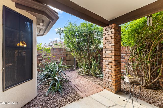610 W GLENN Drive, Phoenix, AZ 85021