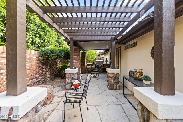 610 W GLENN Drive, Phoenix, AZ 85021