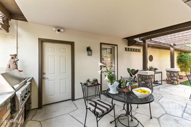 610 W GLENN Drive, Phoenix, AZ 85021