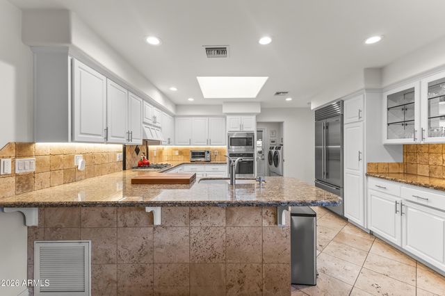 610 W GLENN Drive, Phoenix, AZ 85021
