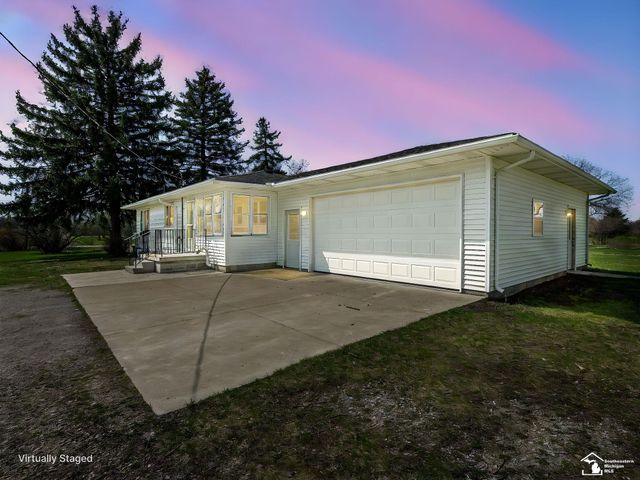 1932 W Albain Road, Raisinville Twp, MI 48161
