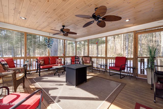 123 Richmond Hill Drive, Queensbury, NY 12804