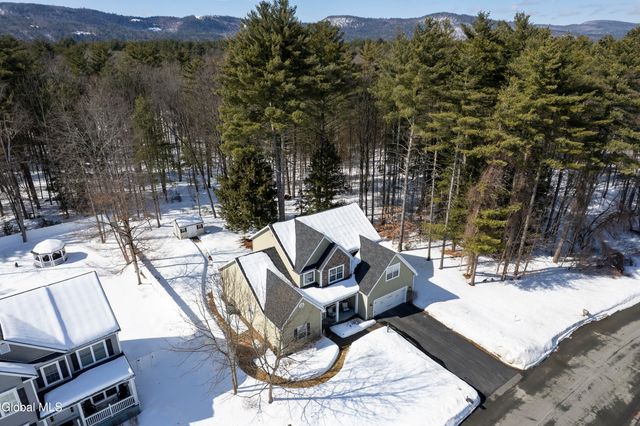 123 Richmond Hill Drive, Queensbury, NY 12804