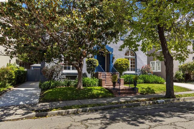 774 Trestle Glen Rd, Oakland, CA 94610