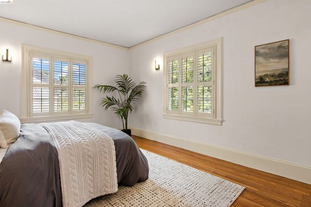774 Trestle Glen Rd, Oakland, CA 94610
