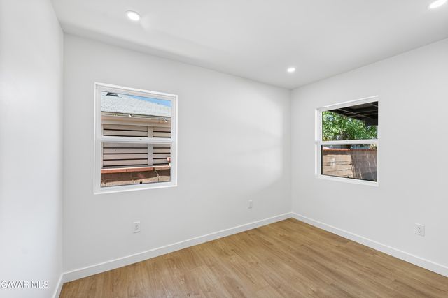 45040 Redwood Avenue, Lancaster, CA 93534