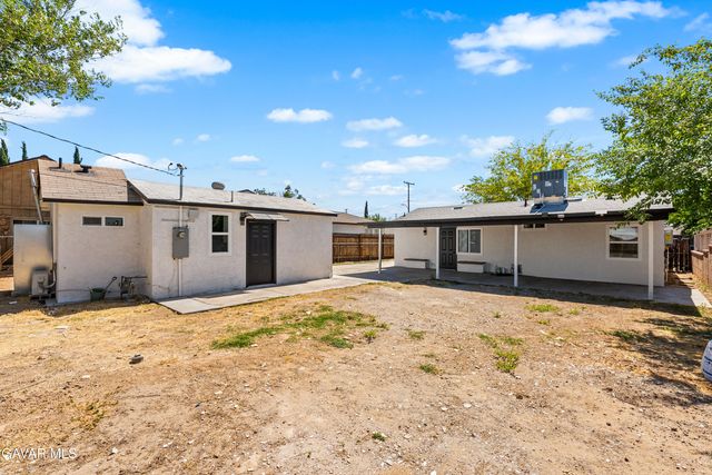 45040 Redwood Avenue, Lancaster, CA 93534