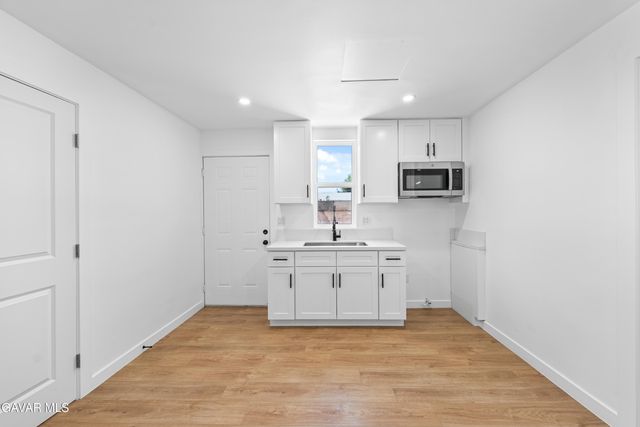 45040 Redwood Avenue, Lancaster, CA 93534